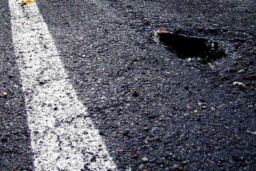CREDIT Joshua Davis Photography_generic_roads highways maintenance pothole