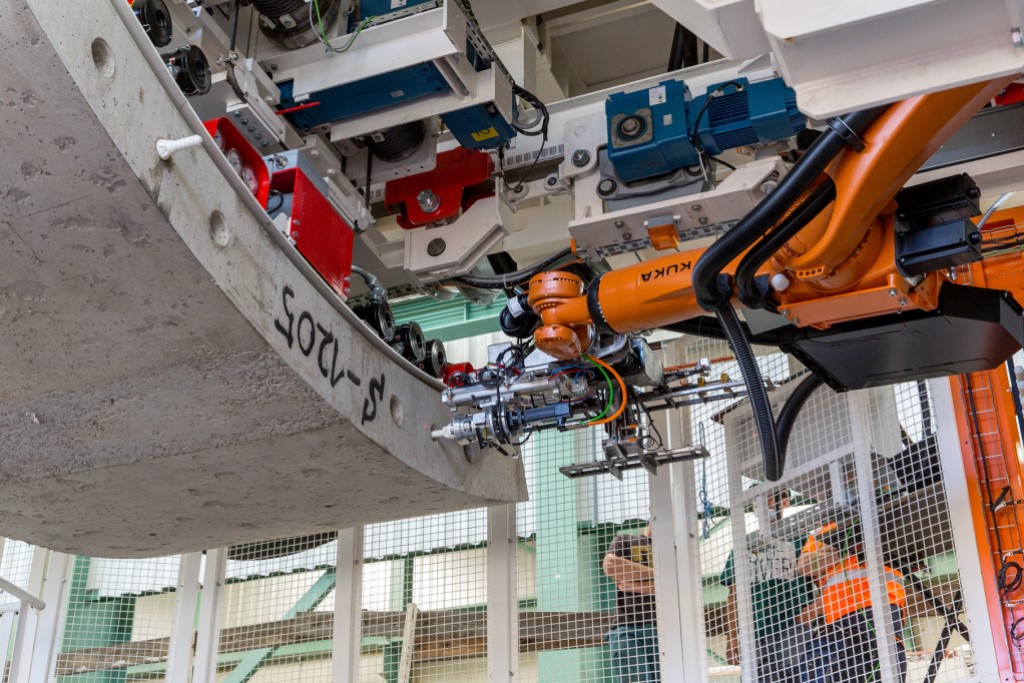 hs2-align-krokodyl-robot.jpg